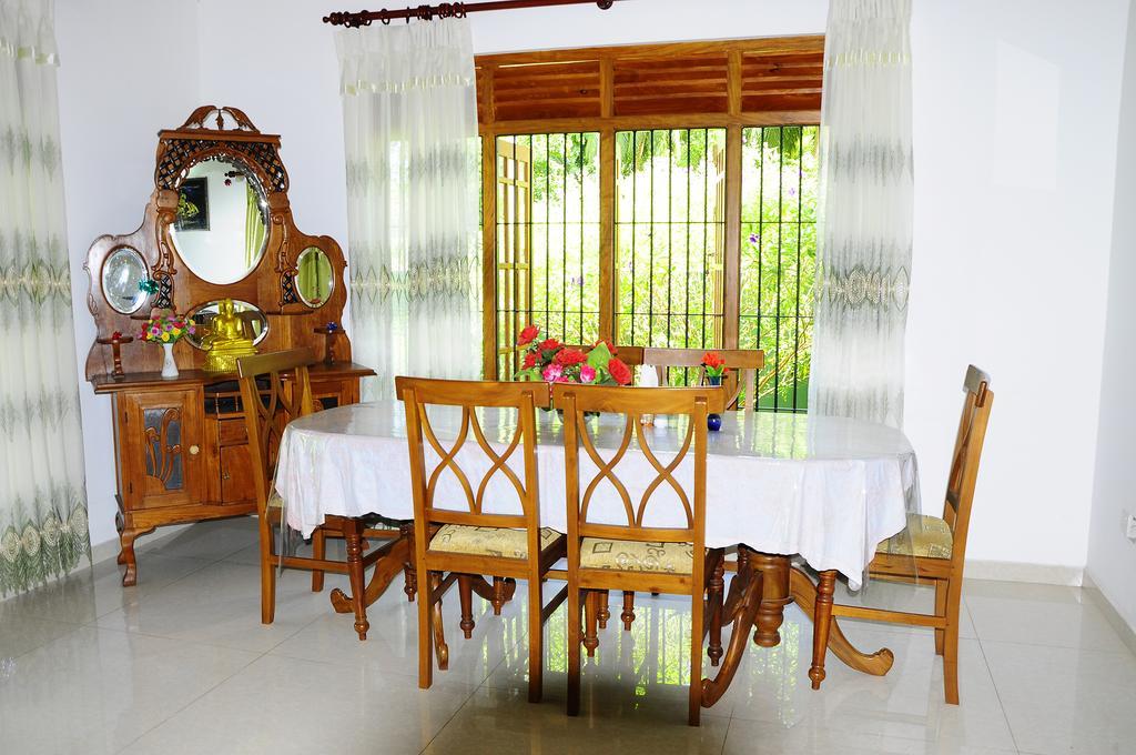 Lumbini Villa Bentota Habitación foto